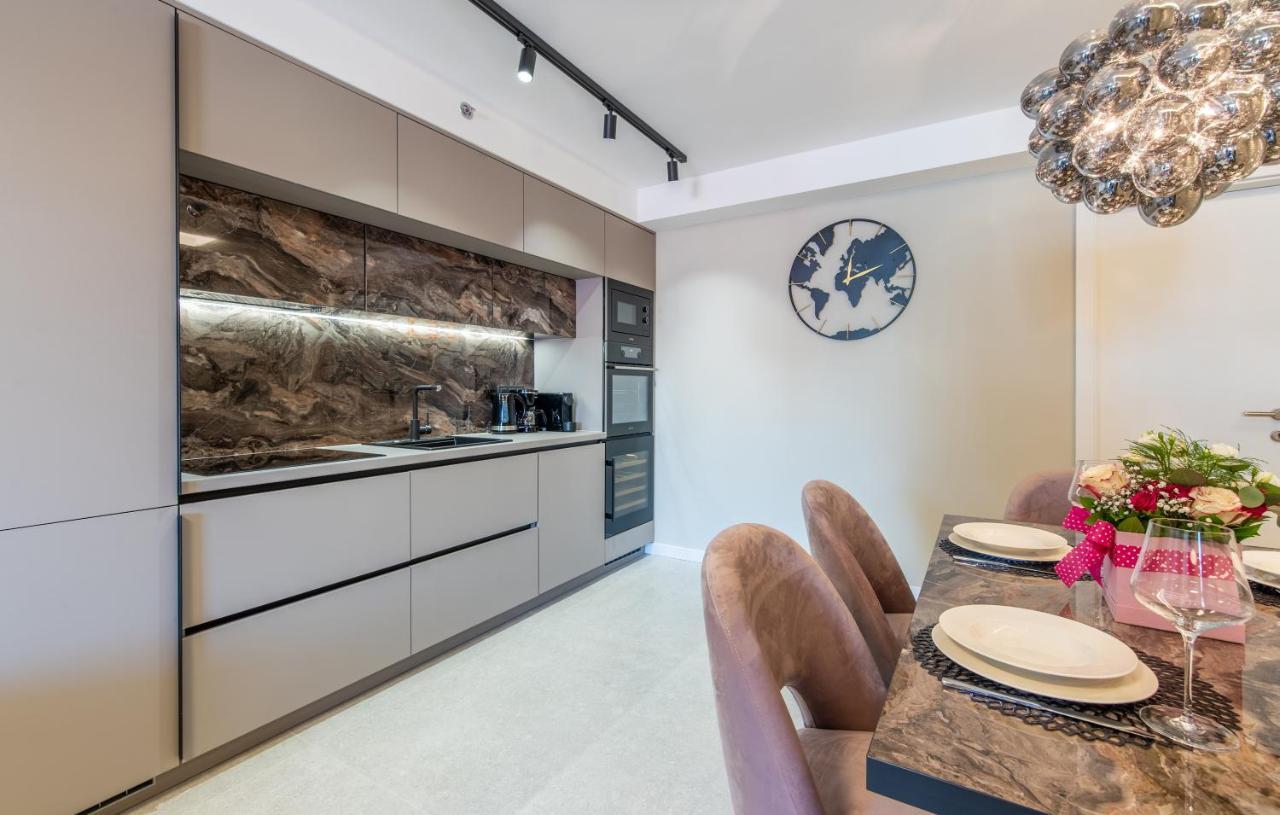 Val Di Sole 2 Apartment Porec Ngoại thất bức ảnh